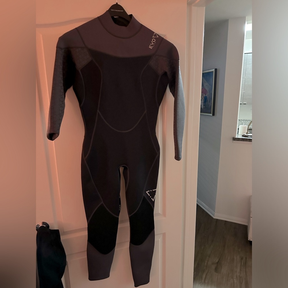 Women's Evo medium 3mm wetsuit